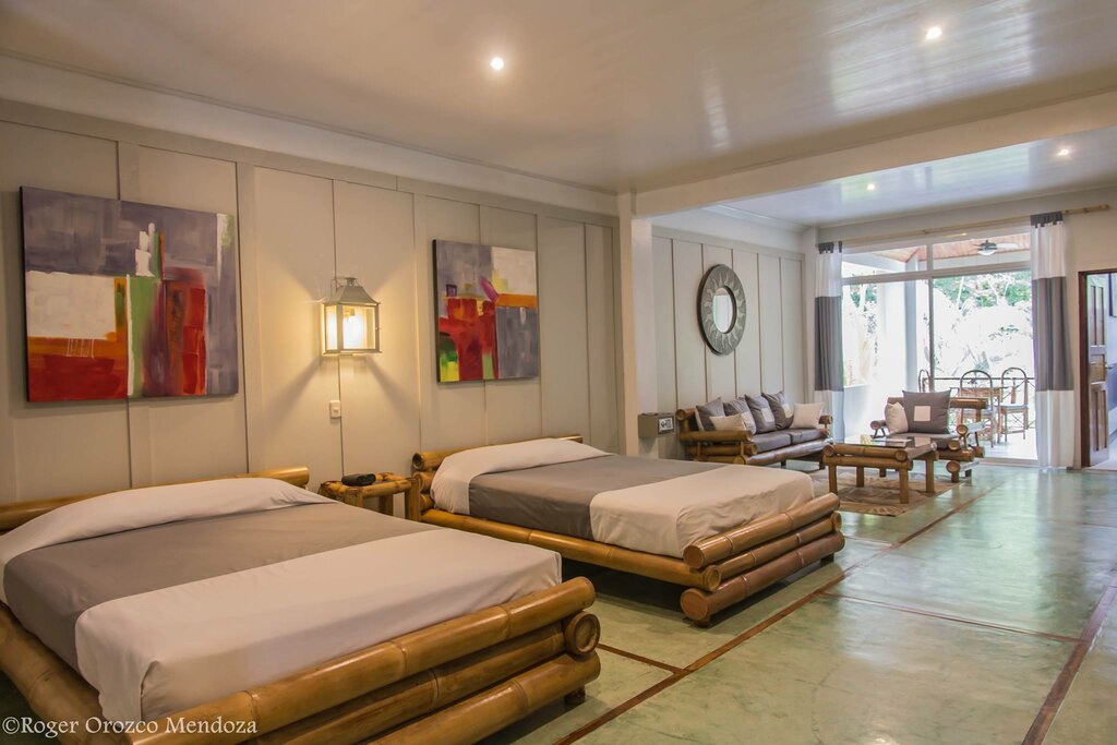 Hotel182