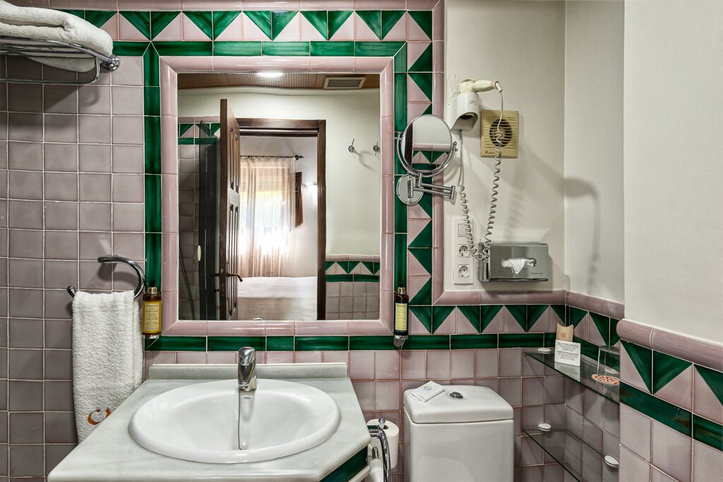Hotel708