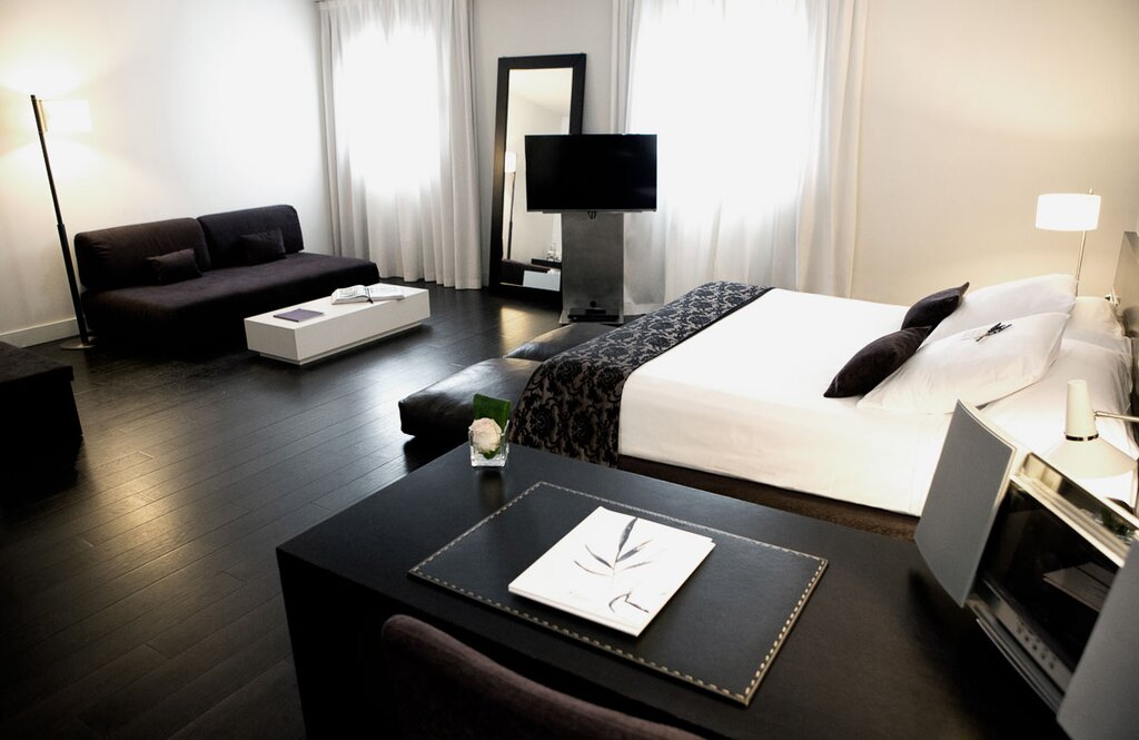 Hotel786