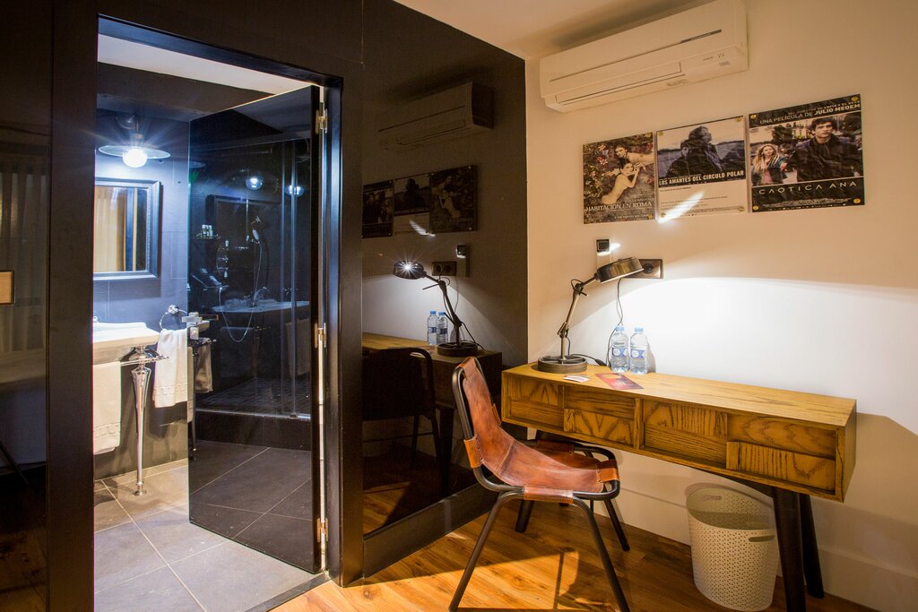 Hotel832