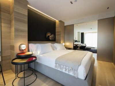 Hotel896