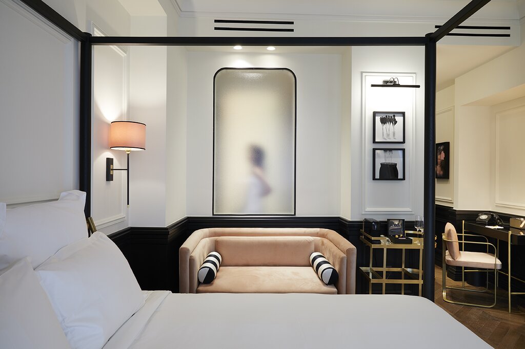 Hotel596