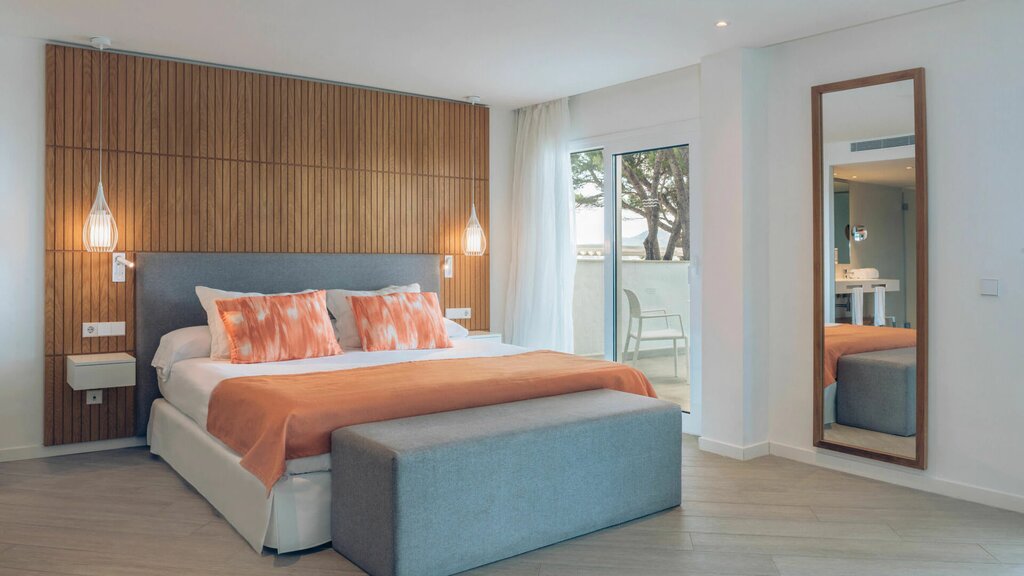 Hotel718