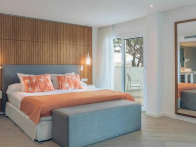 Hotel718