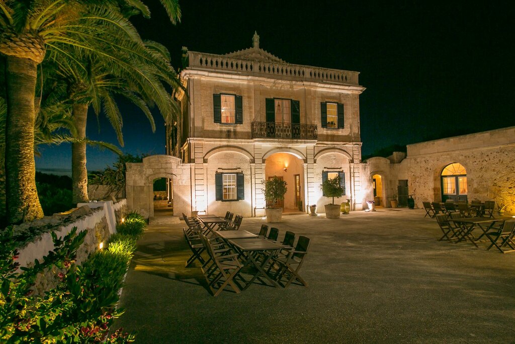 Hotel977