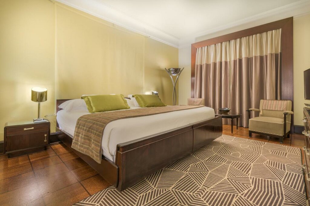 Hotel1112