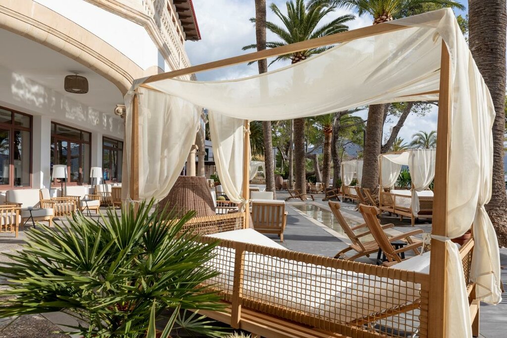 Hotel996