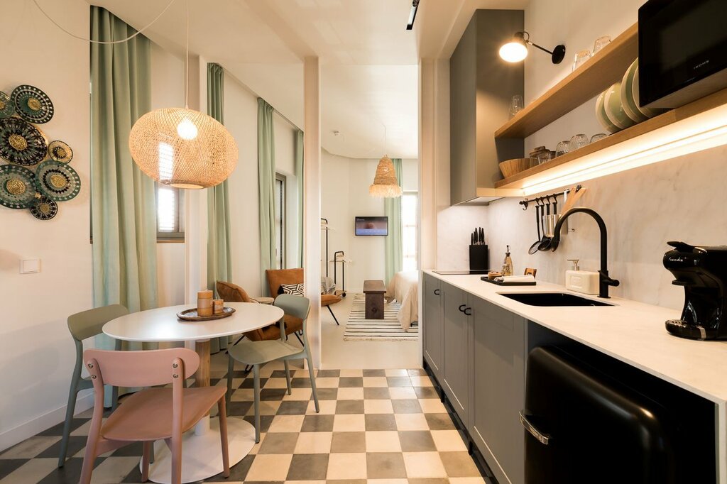 Hotel1098