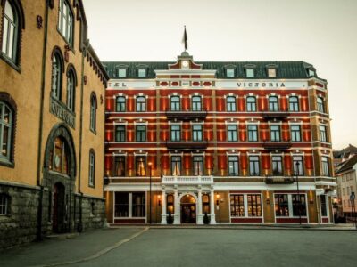 Hotel370