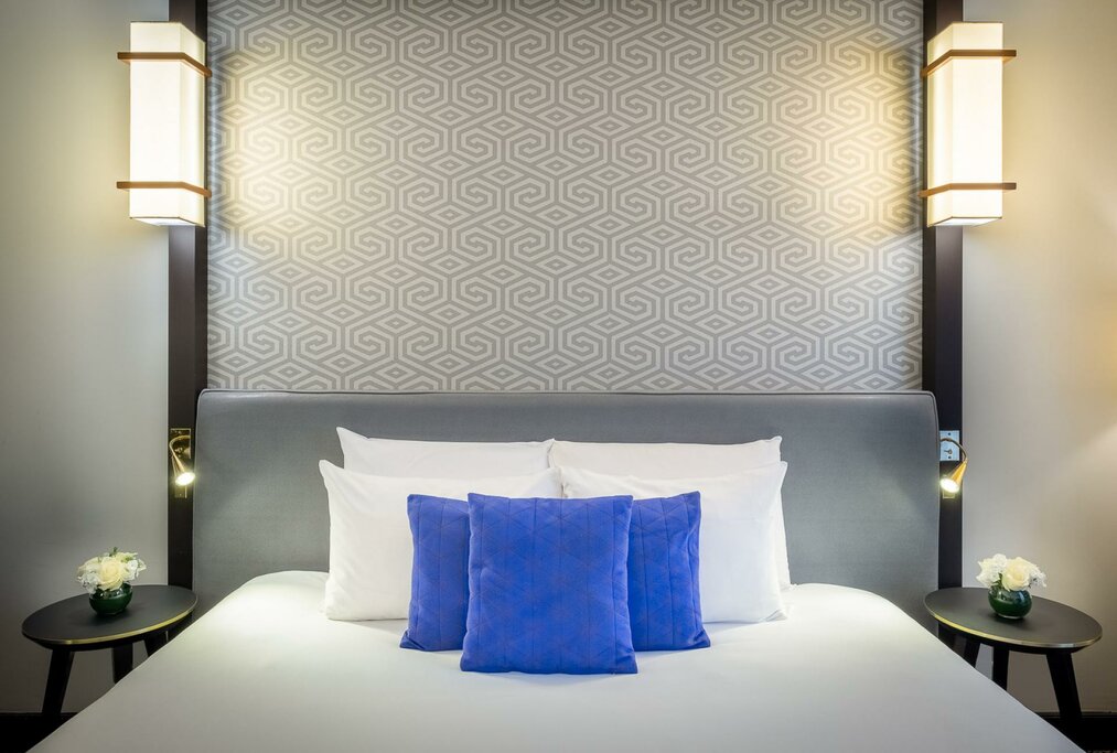 Hotel1300
