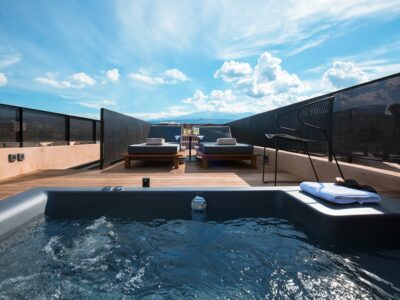 Hotel593