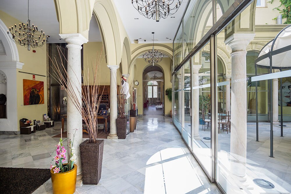 Hotel784