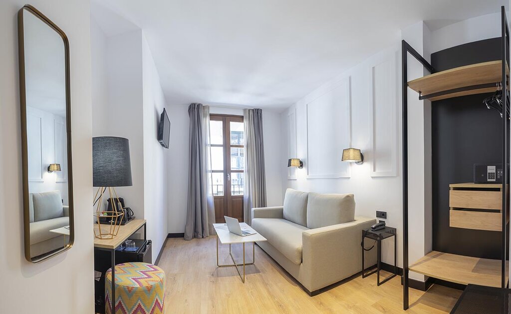 Hotel796