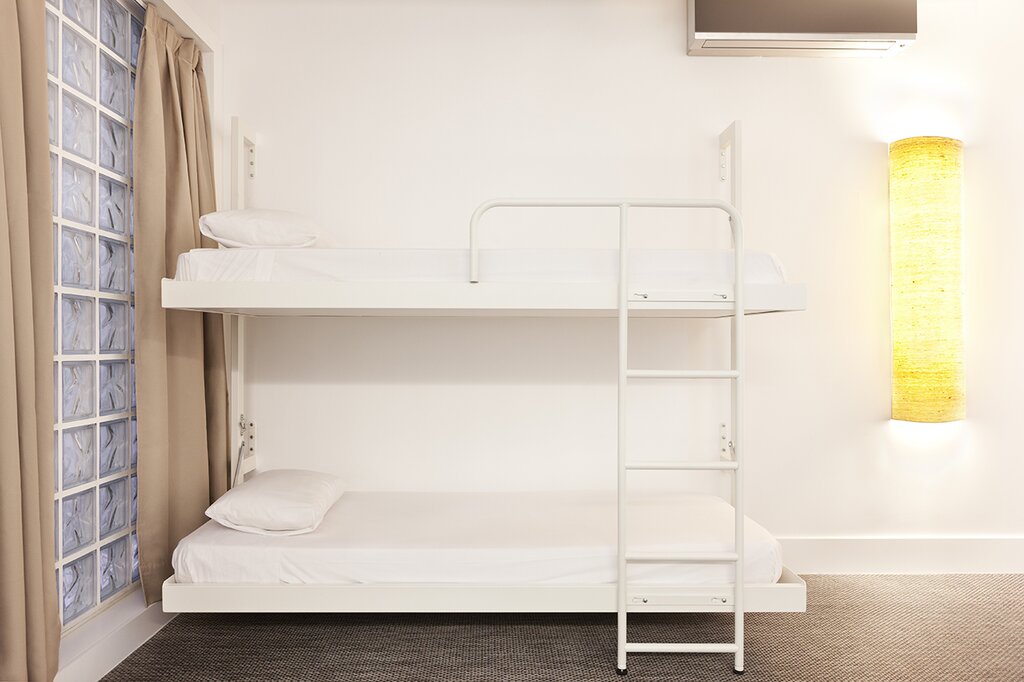 Hotel954