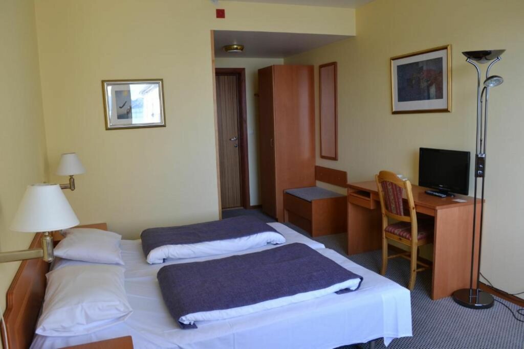 Hotel413