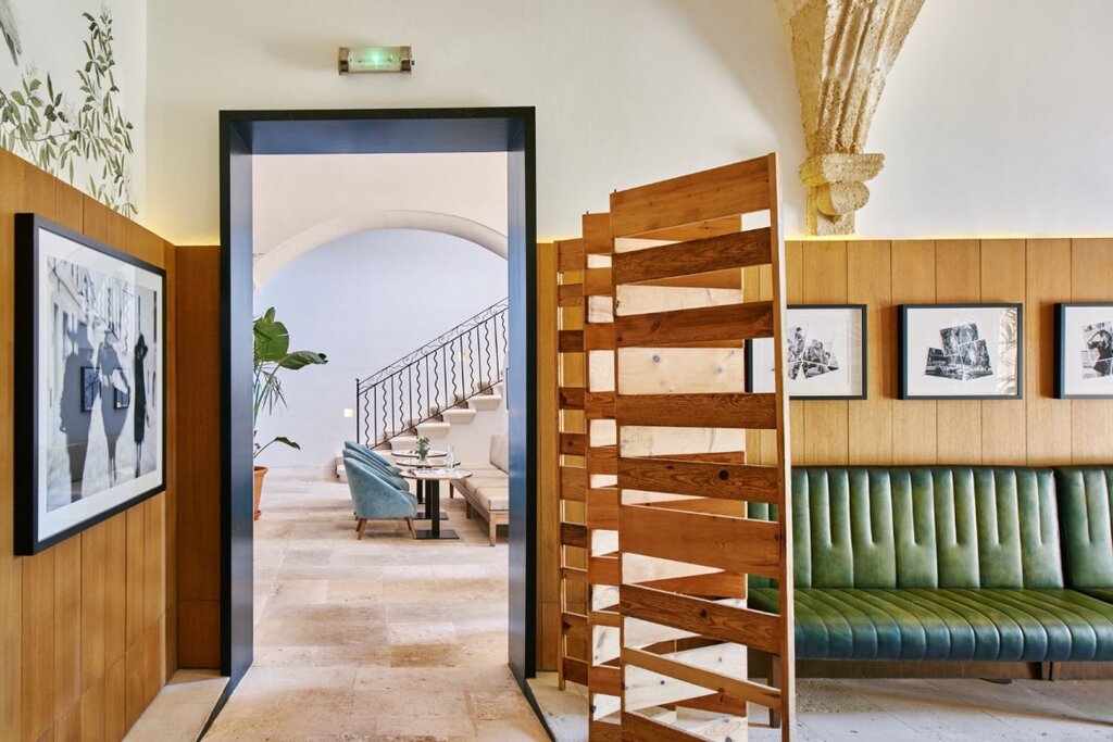 Hotel1051