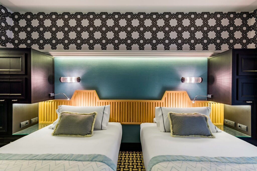 Hotel768
