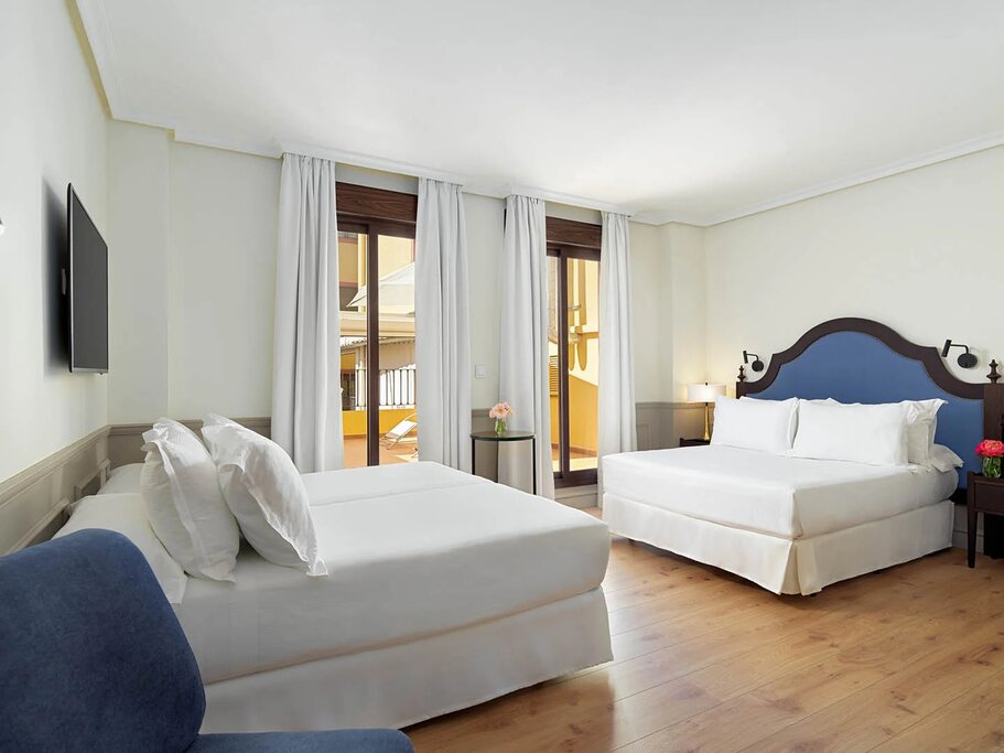 Hotel712