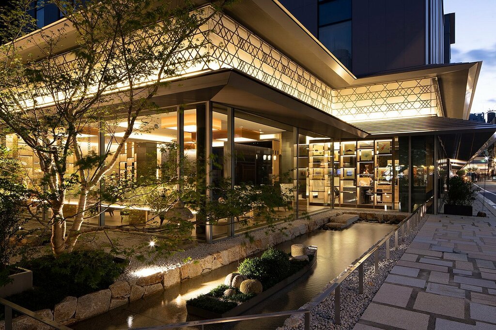 Hotel111