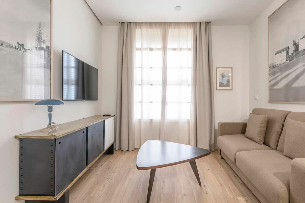 Hotel699