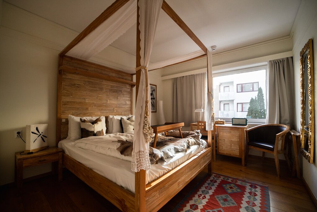 Hotel383