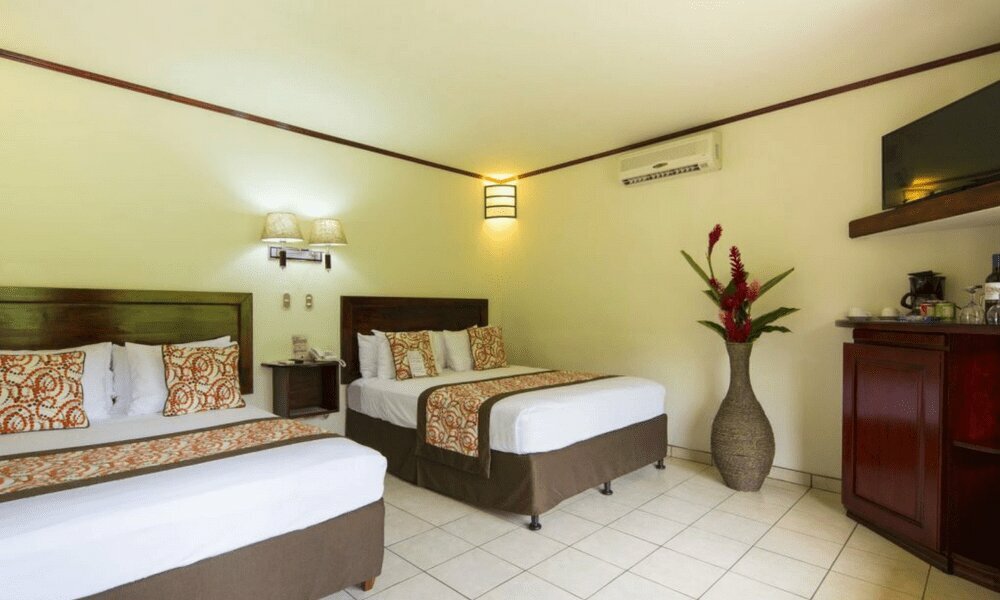 Hotel272