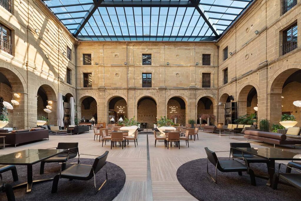 Hotel966