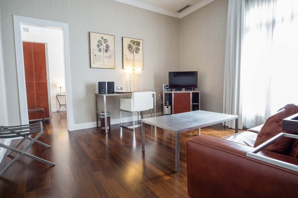 Hotel784