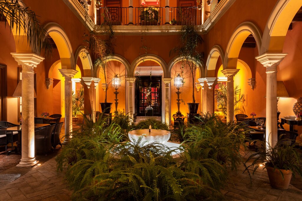 Hotel675