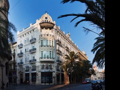 Hotel704