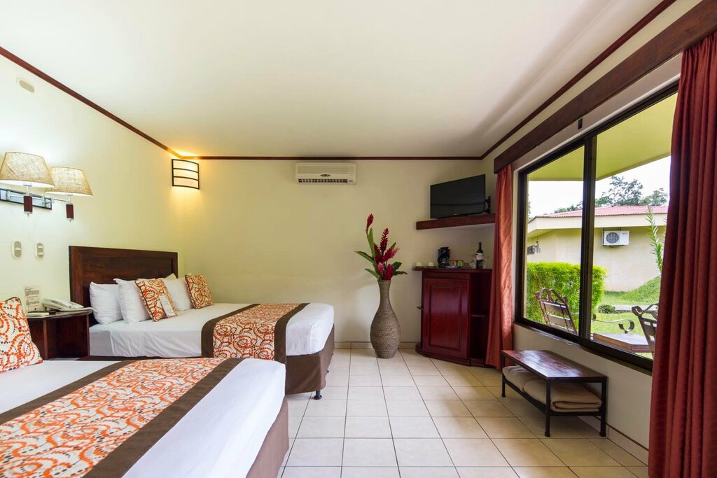 Hotel272