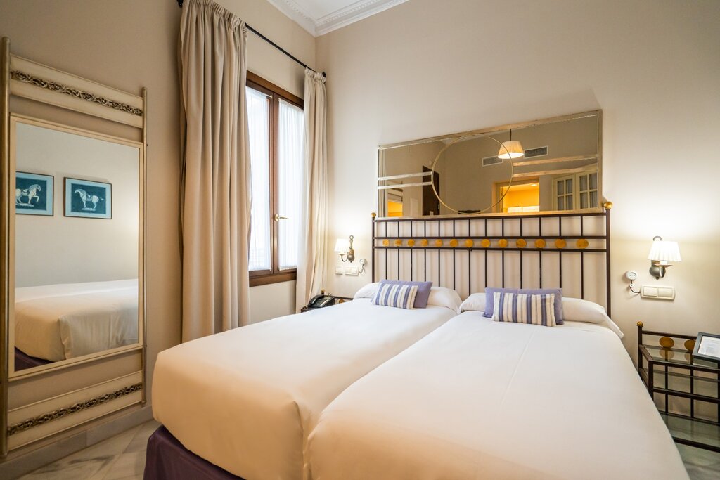 Hotel811