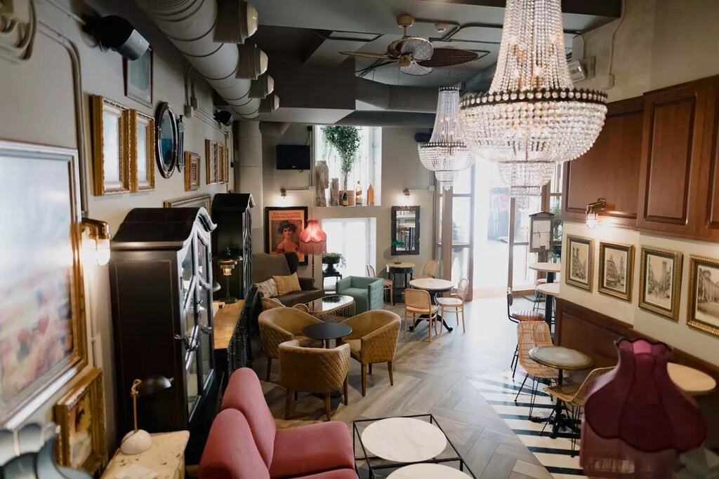 Hotel744