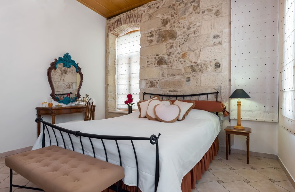 Hotel536