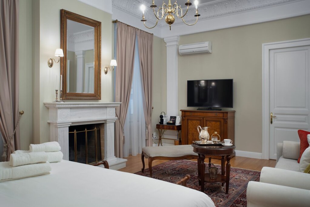 Hotel498