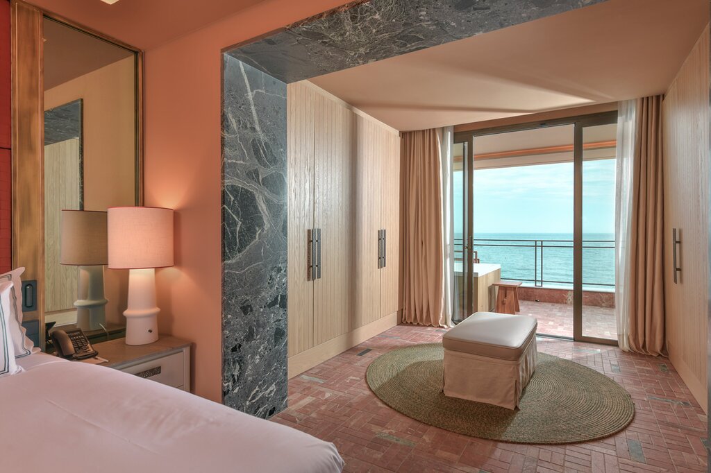 Hotel956