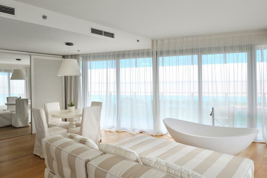 Hotel1360