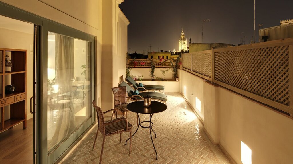 Hotel895