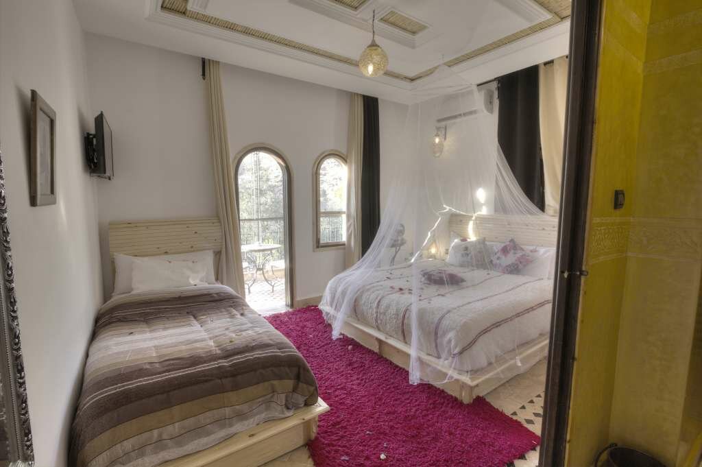 Hotel64