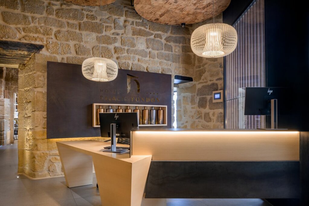 Hotel879