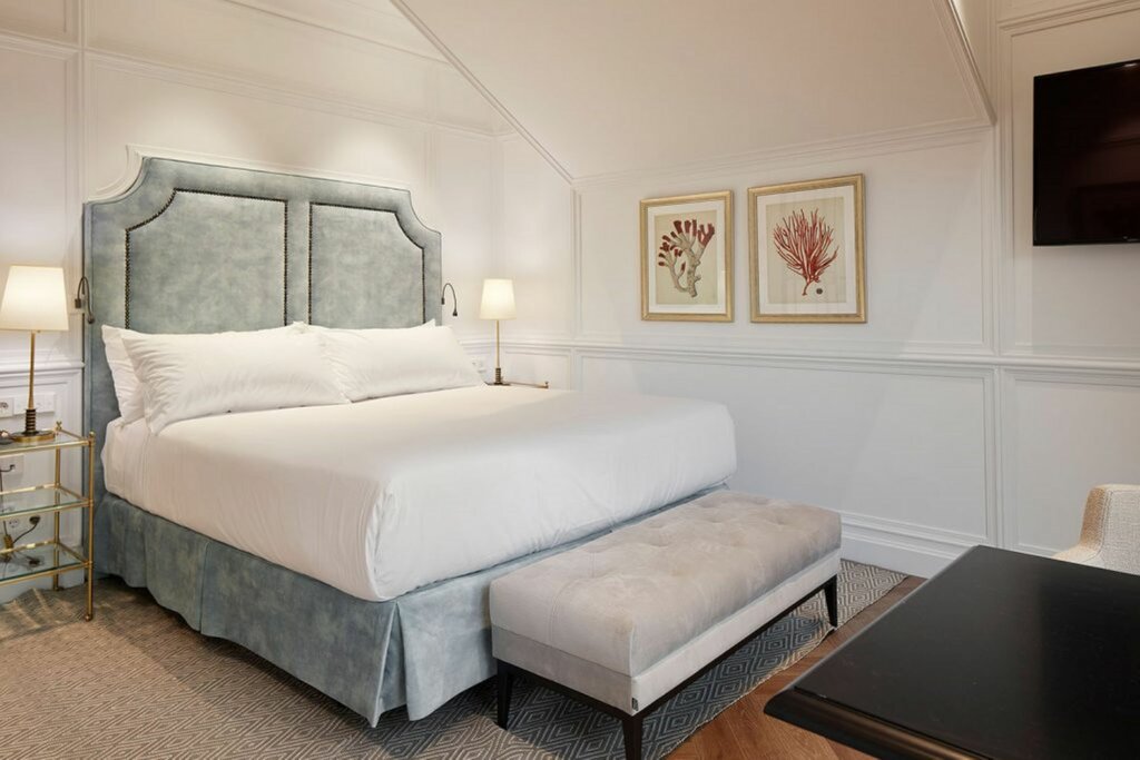 Hotel733