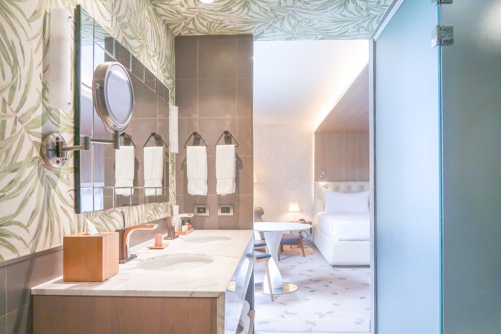 Hotel185