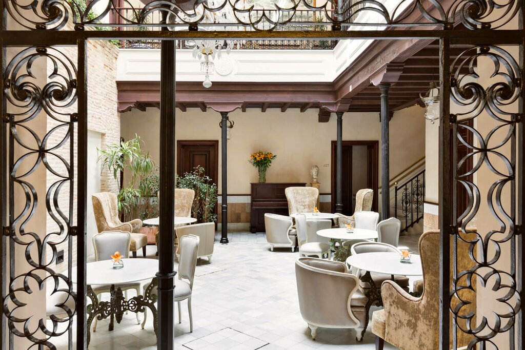 Hotel669