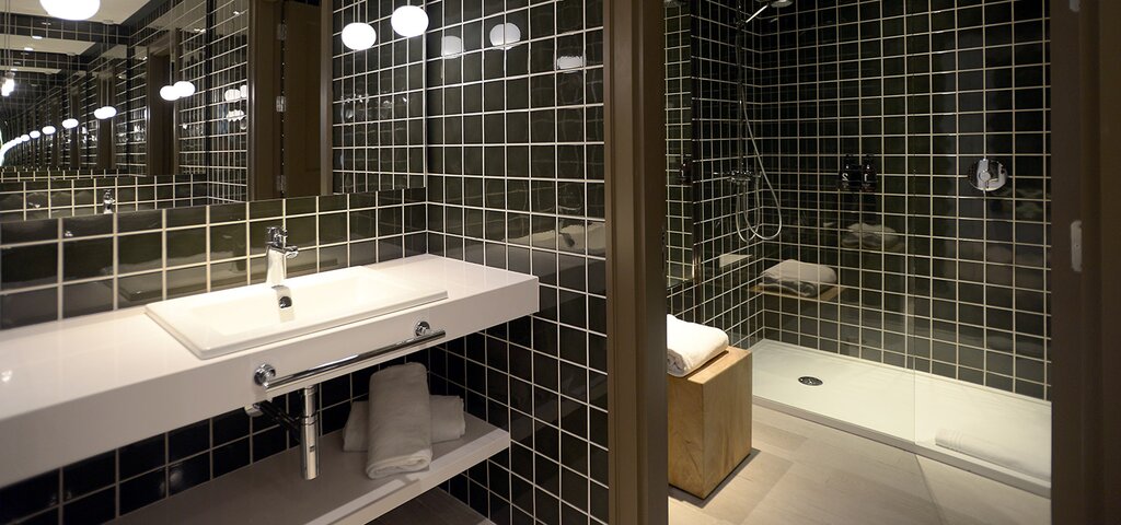 Hotel677