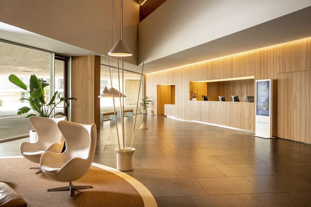 Hotel676