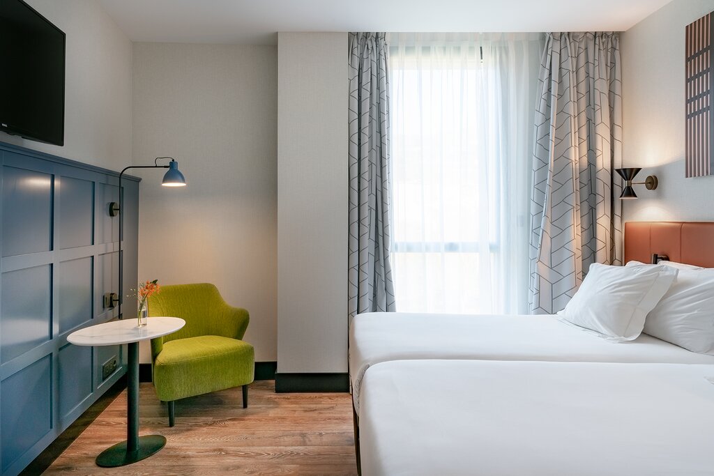 Hotel967