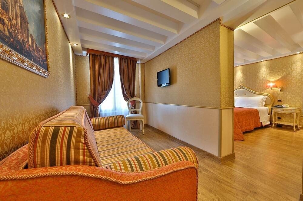 Hotel6