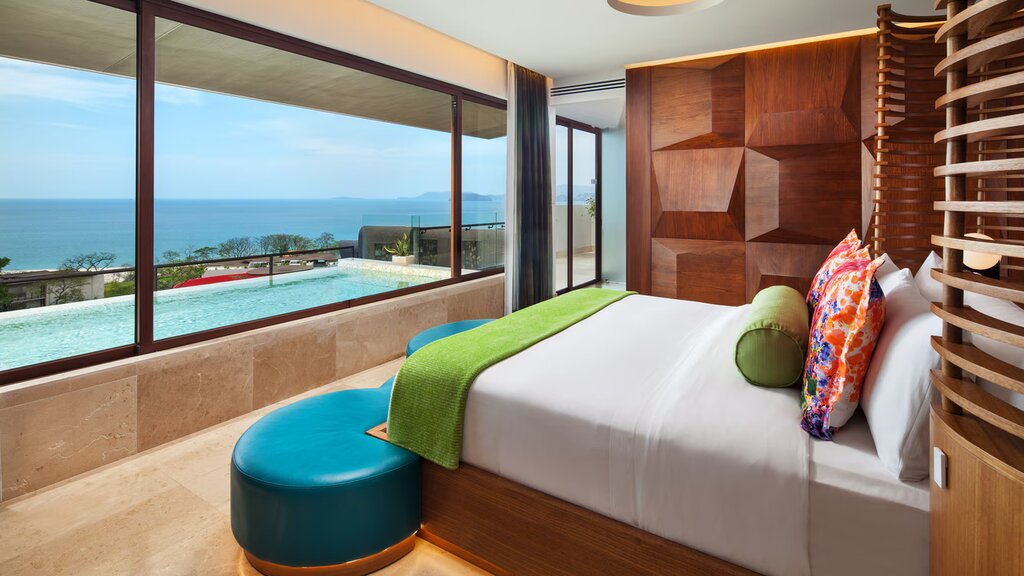 Hotel198