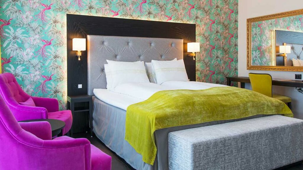 Hotel353