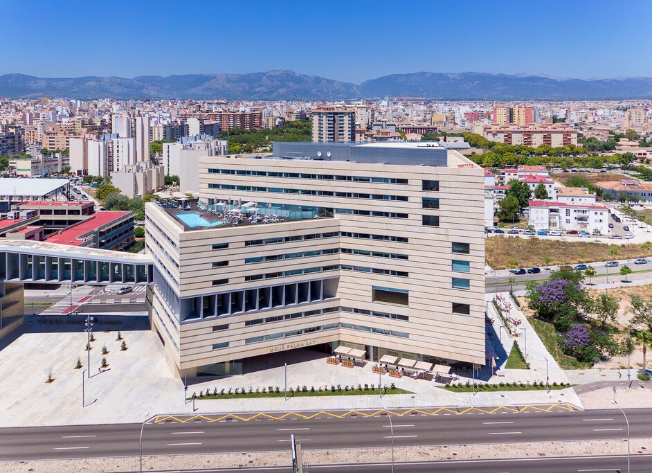Hotel676